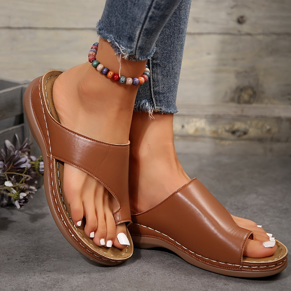 Casual sandals for women