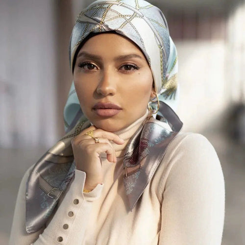 Beach head scarf perfect for any outdoor scene and can be worn in any season