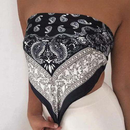 Beach head scarf perfect for any outdoor scene and can be worn in any season