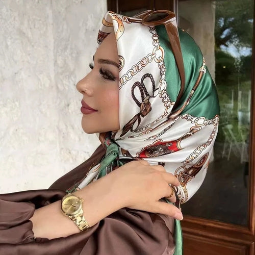 Beach head scarf perfect for any outdoor scene and can be worn in any season