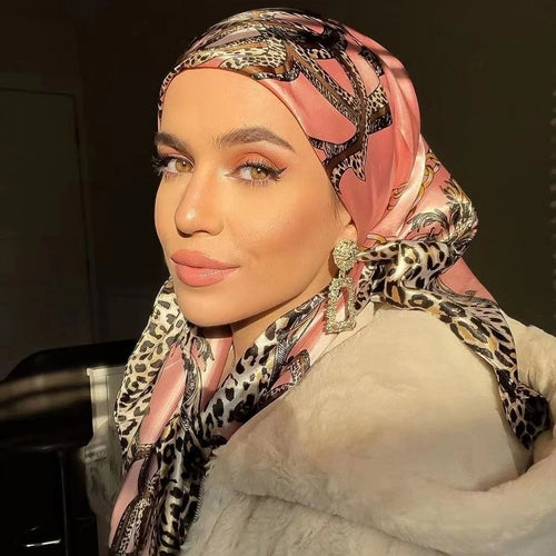 Beach head scarf perfect for any outdoor scene and can be worn in any season