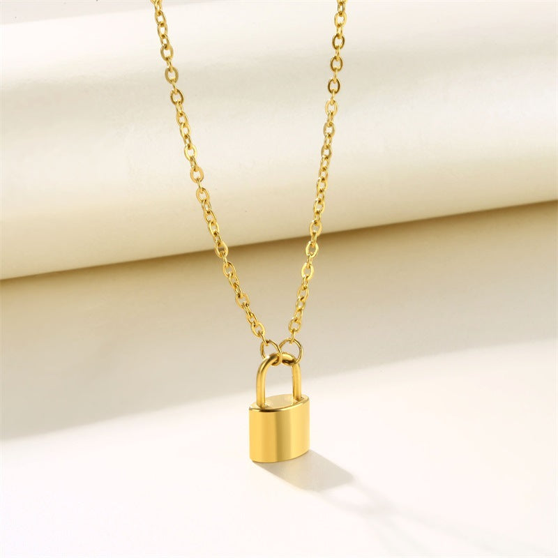 New Stainless Steel Gold 26 English Letter Lock Necklace Men And Women Concentric Lock Pendant Letter Necklace