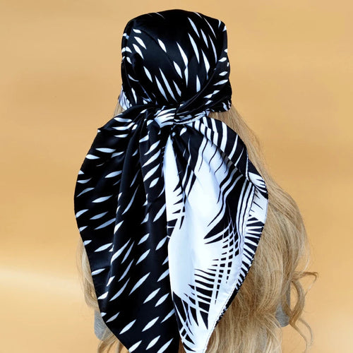 Beach head scarf perfect for any outdoor scene and can be worn in any season