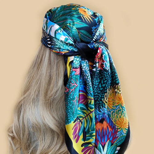 Beach head scarf perfect for any outdoor scene and can be worn in any season