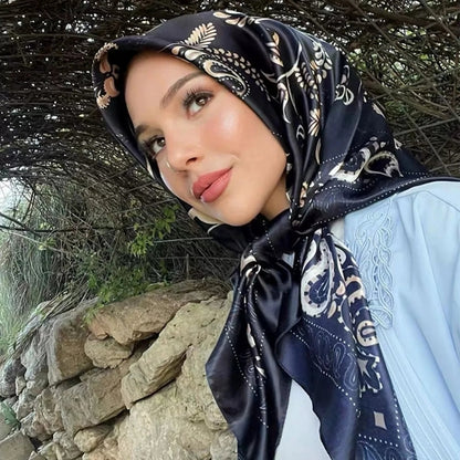 Beach head scarf perfect for any outdoor scene and can be worn in any season