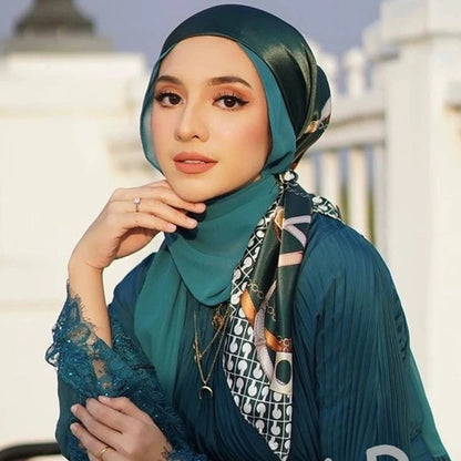 Beach head scarf perfect for any outdoor scene and can be worn in any season